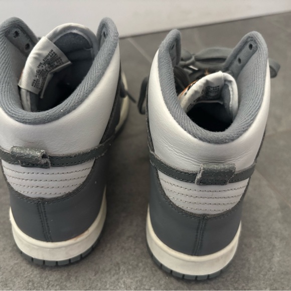 NIKE DUNK size 6.5 youth very very lightly used worn twice can fit women 7.5-8 - Picture 6 of 9